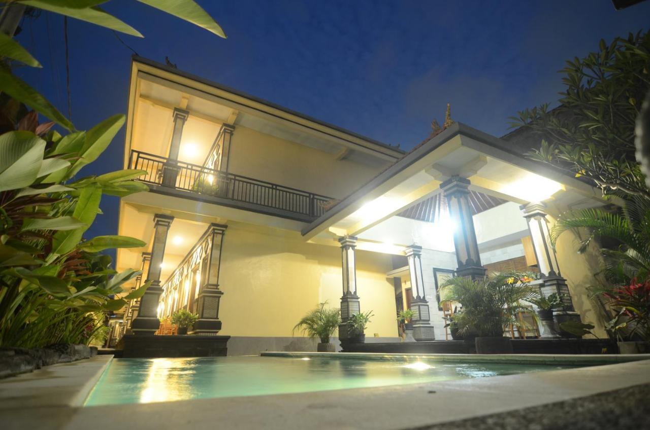 Kusuma Guesthouse Canggu Esterno foto