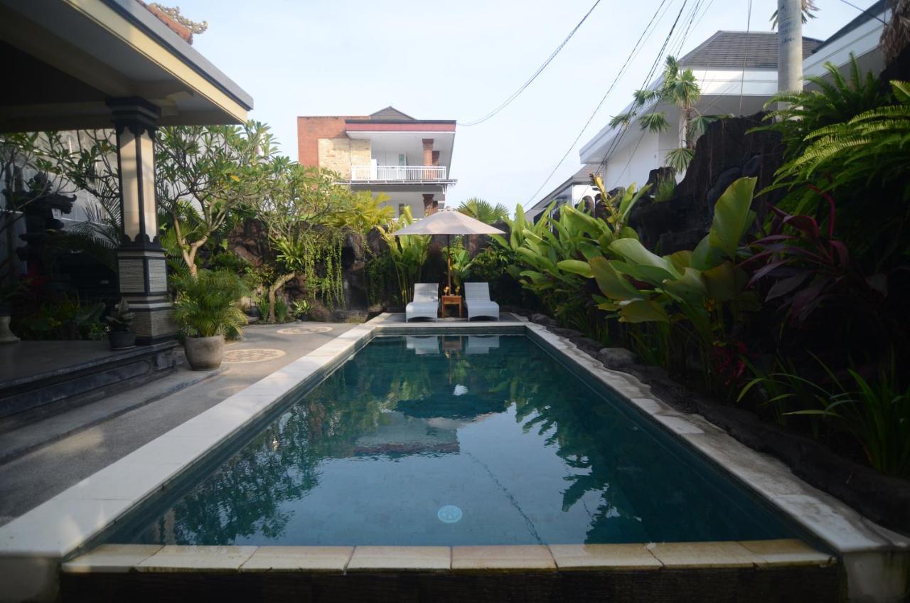 Kusuma Guesthouse Canggu Esterno foto